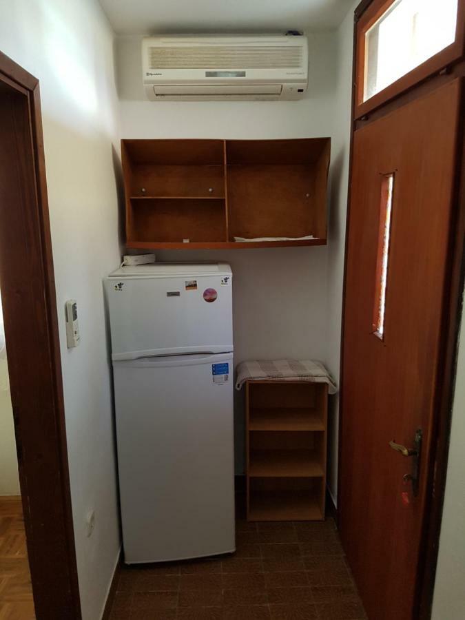 Apartmani Rosanda Petrcane Exterior foto