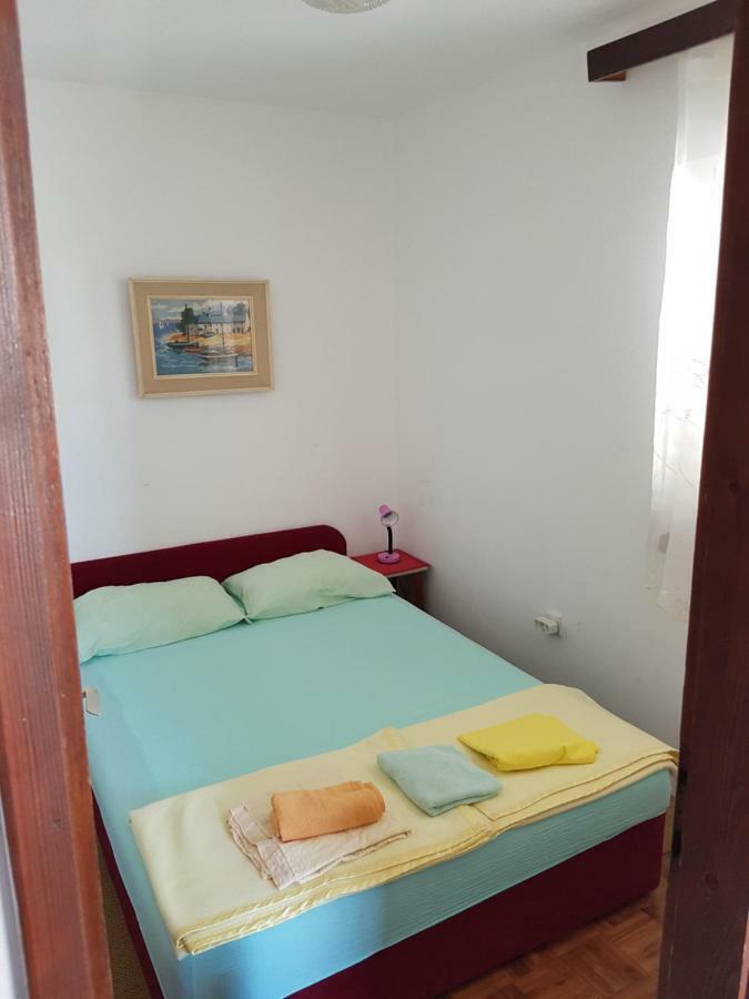 Apartmani Rosanda Petrcane Exterior foto