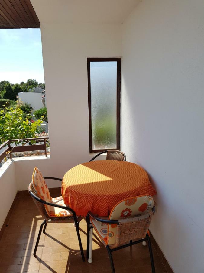 Apartmani Rosanda Petrcane Exterior foto